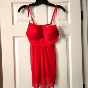 NWT Daisy Fuentes Red Chemise with Structured Cups